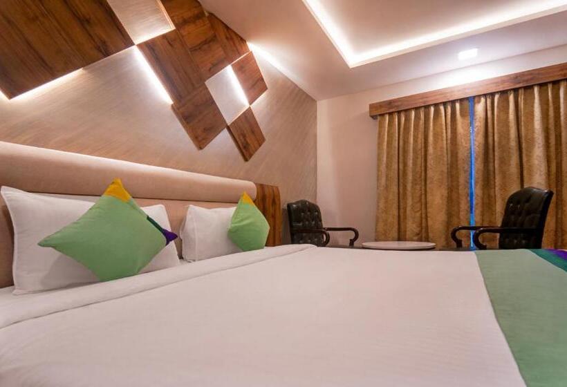 اتاق لوکس, Treebo Greenland Resort, Patia