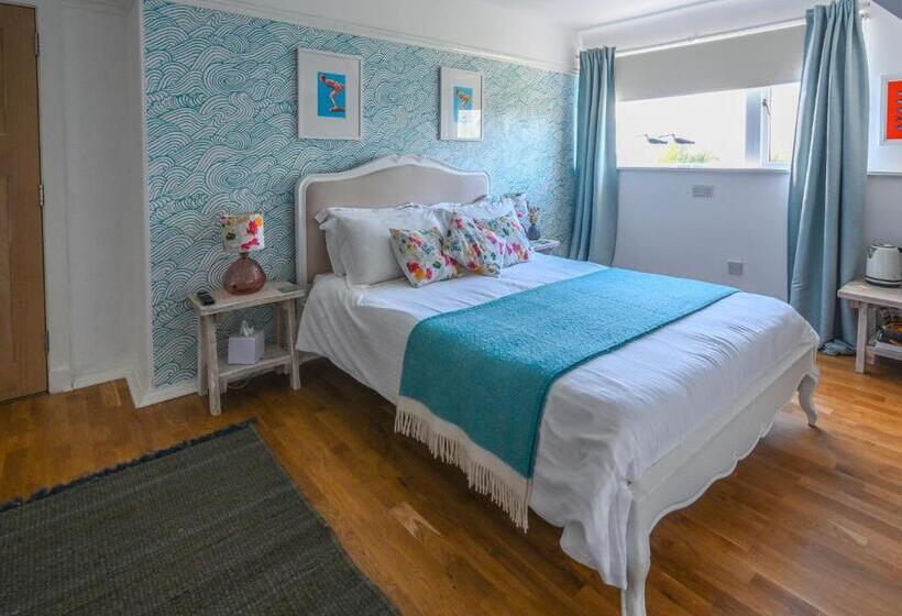 اتاق استاندارد سه نفره, Halwell Lodge