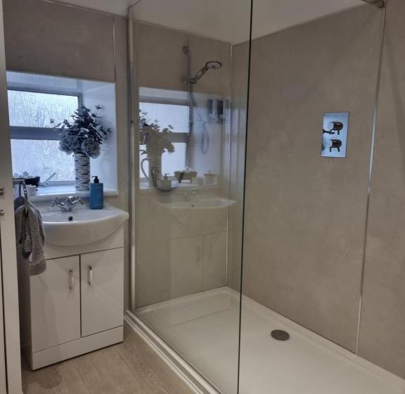 Кровать в Общей Комнате, St Leonards Guest House