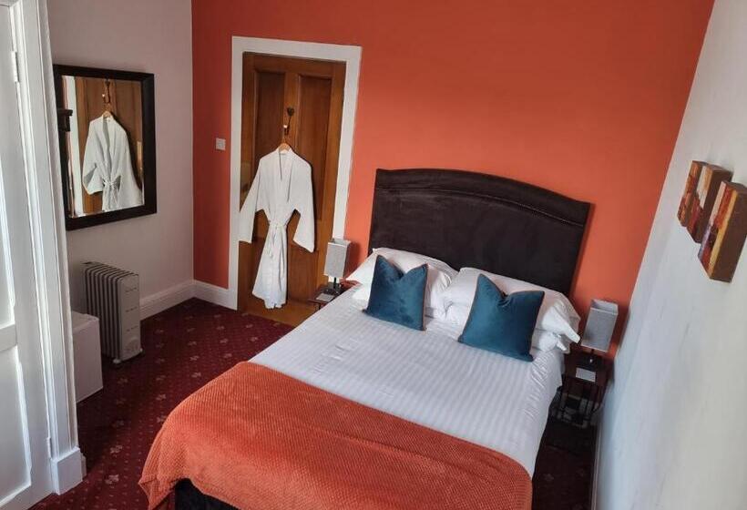 Кровать в Общей Комнате, St Leonards Guest House