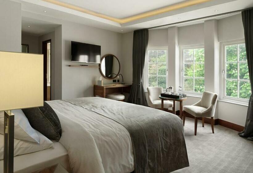 Номер Deluxe, One Warwick Park