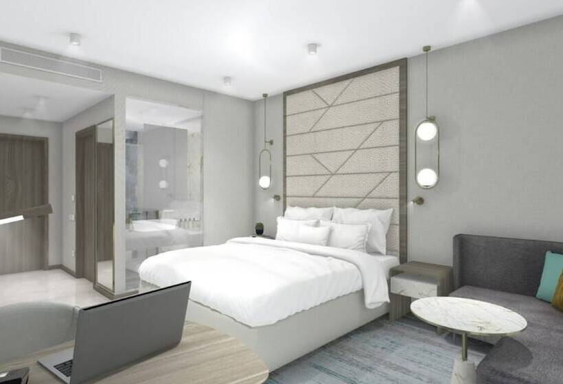 Suite with lake view, Crowne Plaza Constanta   Mamaia Beach, An Ihg