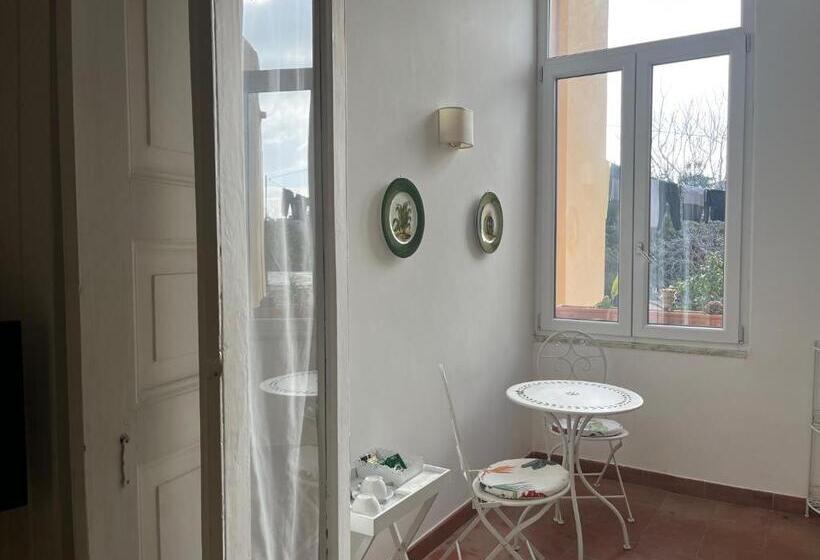 标准间, Il Palazzo