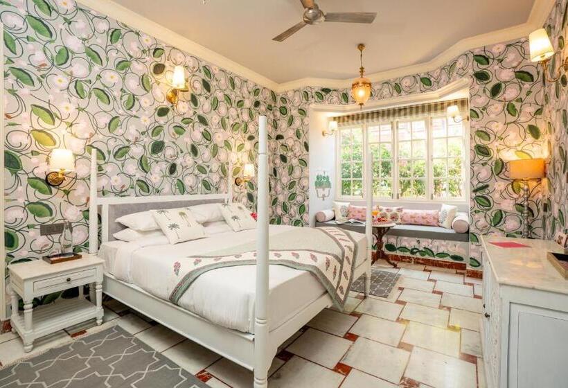 Standard Room, Laalee
