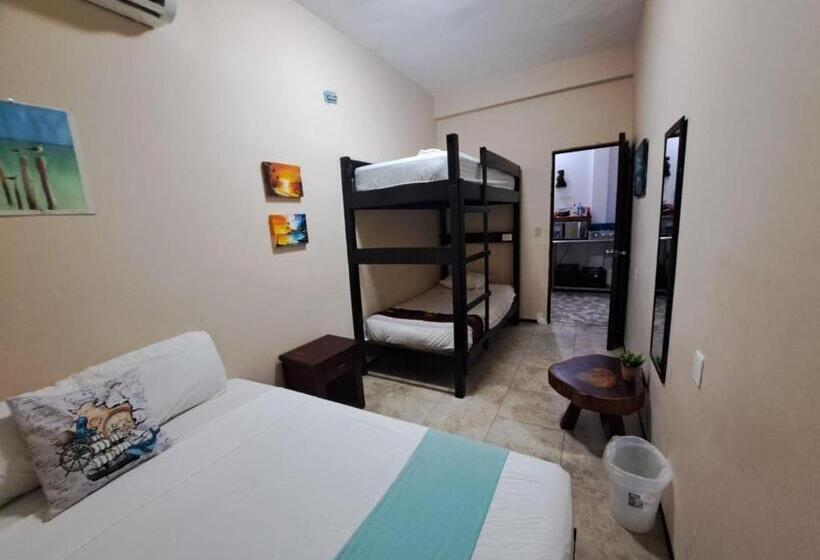 Семейный Номер, Hidden Jems Mahahual Hostel