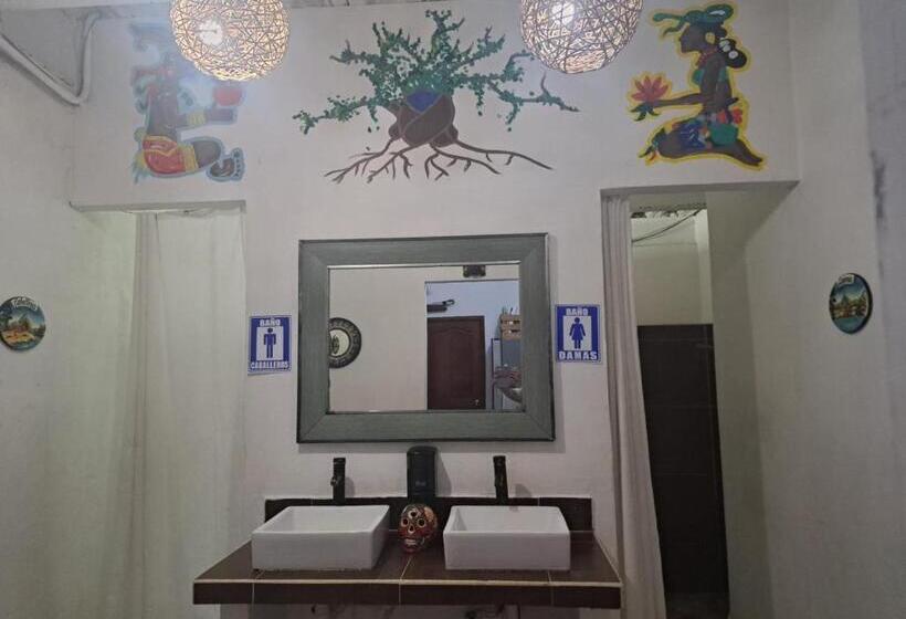 Кровать в Общей Комнате, Hidden Jems Mahahual Hostel