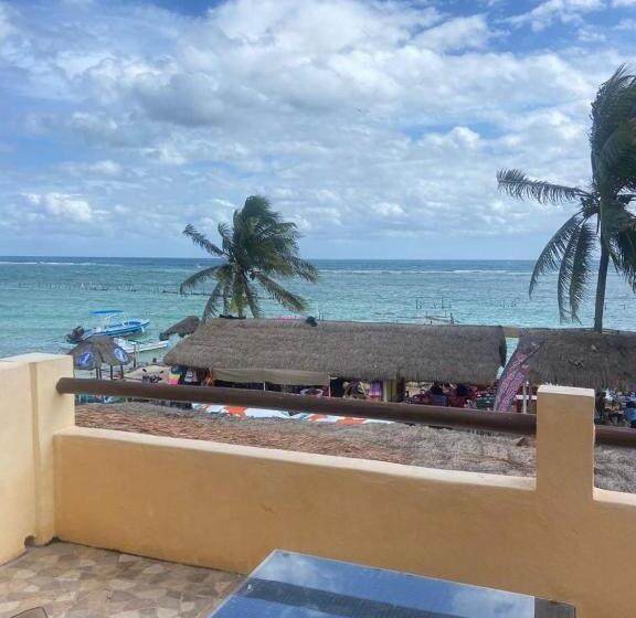 Люкс Вид на Море, Hidden Jems Mahahual Hostel
