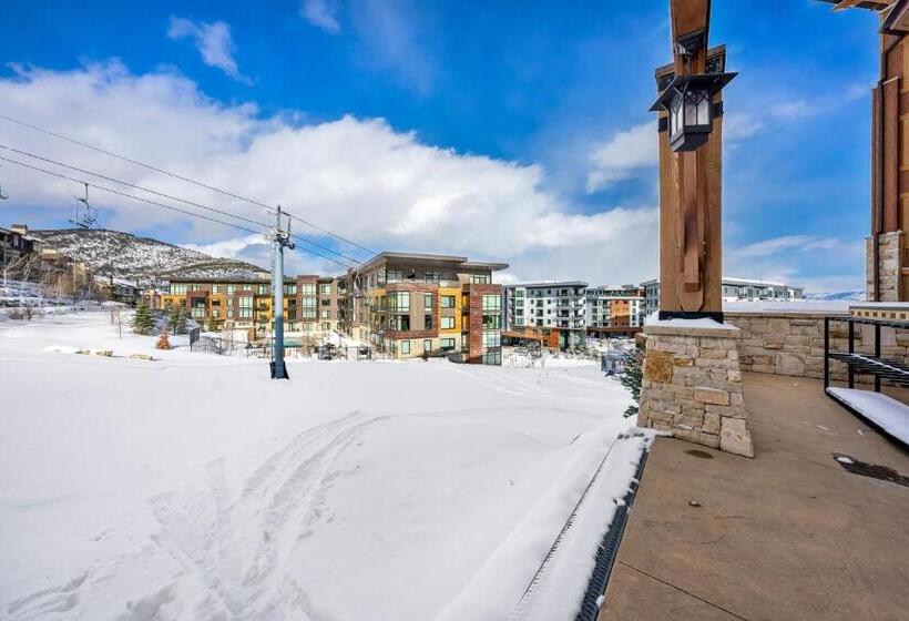 آپارتمان 1 خوابه با چشم‌انداز, Ski In & Out At Canyons, Pet Friendly, Cozy Fireplace, Sleeps 10