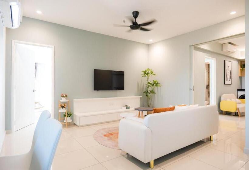Семейное Студио, Zenstay Sdn Bhd