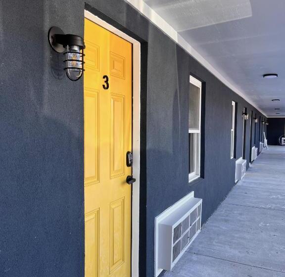 Апартаменты 2 Спальни, East Rock Inn