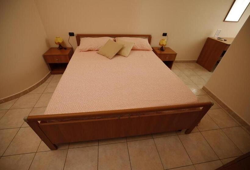 Номер Deluxe, Agriturismo Falconiera