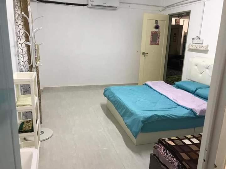 اتاق ساده سه‌ نفره, Airport Kota Bharu Roomstay & Riverside Homestay