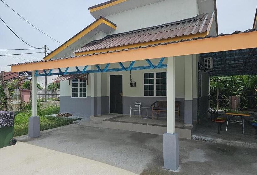 Дом 2 Спальни, Mri Residence   Homestay In Sg Buloh With Swimming Pool   No Pork&alcohol Allowed