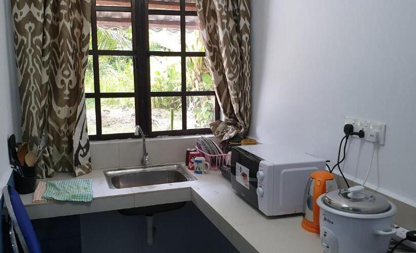 Семейное Студио, Mri Residence   Homestay In Sg Buloh With Swimming Pool   No Pork&alcohol Allowed