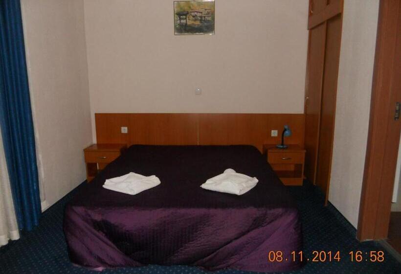 Полулюкс, Family Hotel Helios