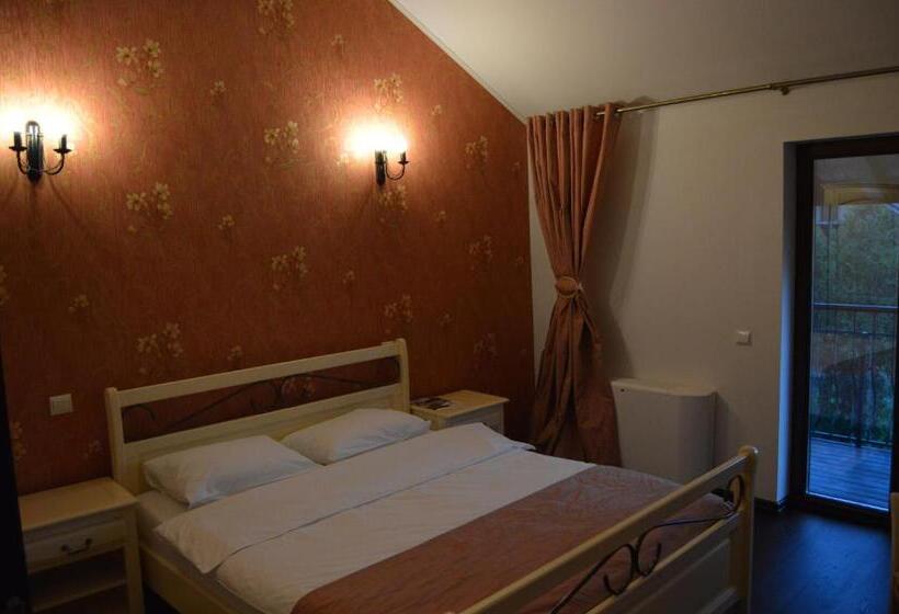 اتاق استاندارد با چشم‌انداز استخر, Delta Dreams Boutique