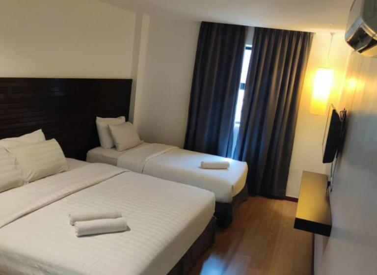 Номер Стандарт Трехместный, T+ Hotel Sungai Petani