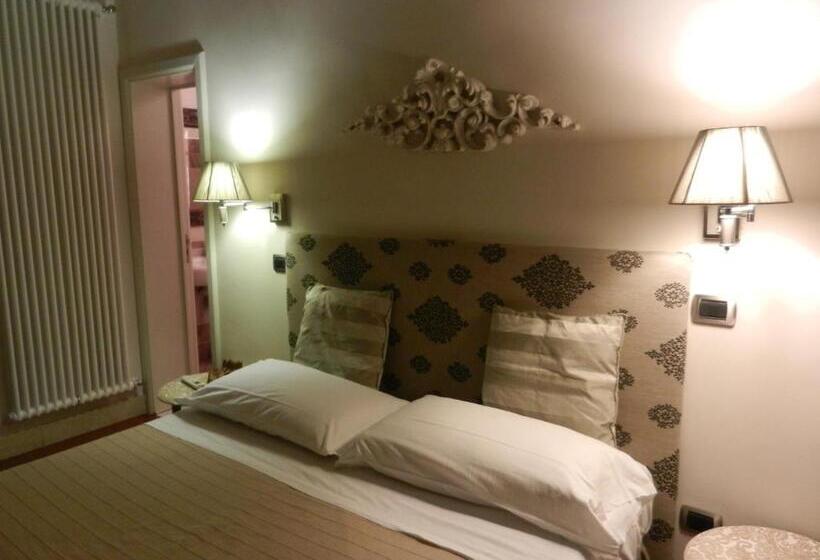 سوییت لوکس, Rossocorallo B&b