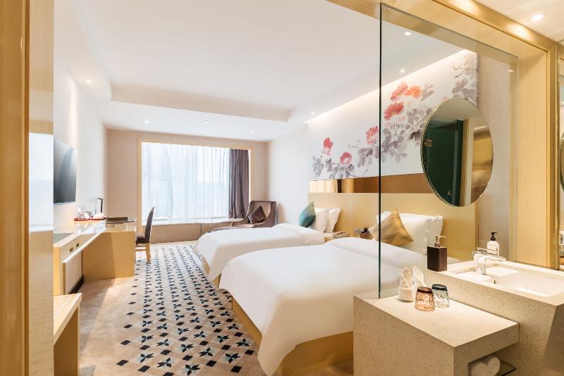 Quarto Classe Business, Paco Business  Luogang Branch