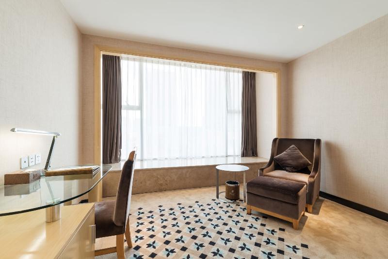 Quarto Classe Business, Paco Business  Luogang Branch