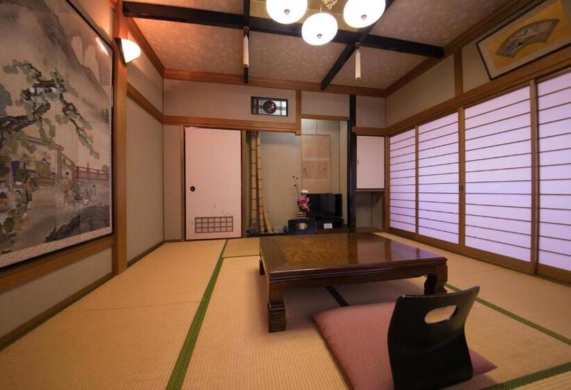 Quarto Estandar, Housenkaku