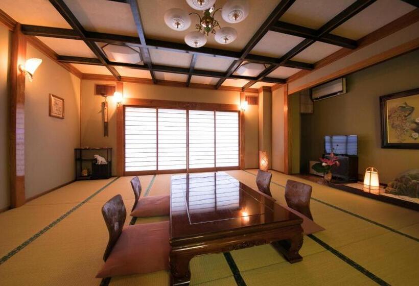 Quarto Estandar, Housenkaku