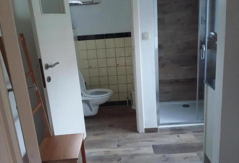 Standard room with outdoor bath, Villa Kakelbont Borgloon