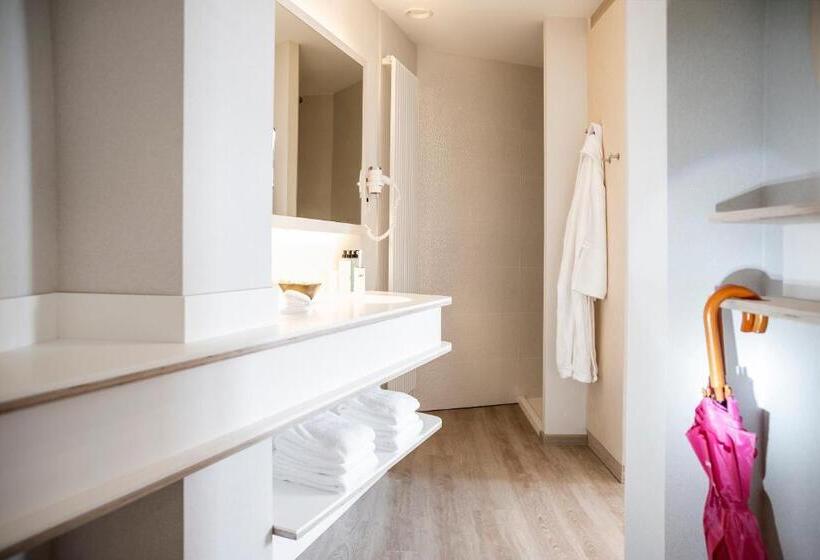Chambre Standard Adaptée aux Personnes à Mobilité Réduite, Abc