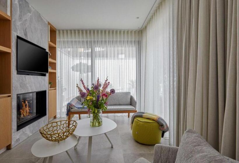 Family Suite, Abc