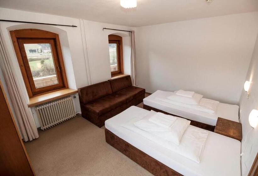 2 Bedroom Apartment with Views, Hostel Chillertal