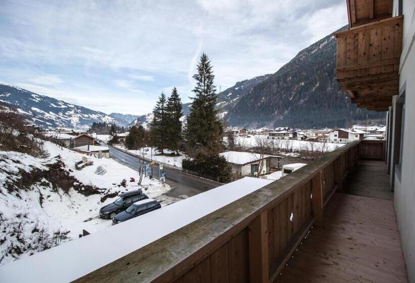 2 Bedroom Apartment with Views, Hostel Chillertal