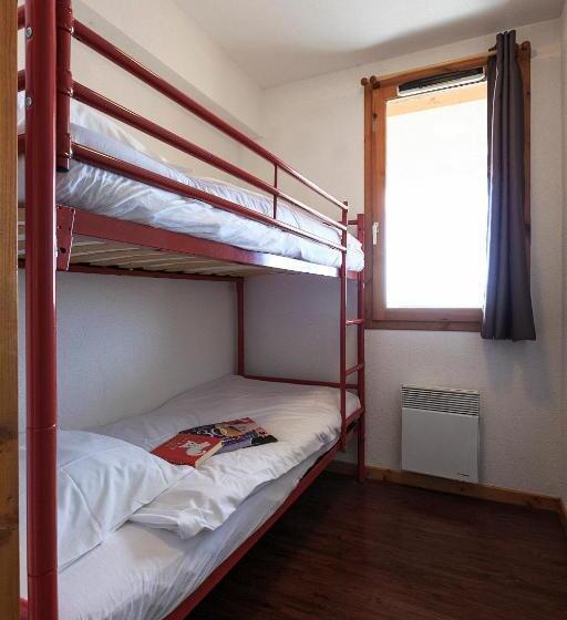 2 Bedroom Family Apartment with Views, O   Sancy Résidence De Tourisme