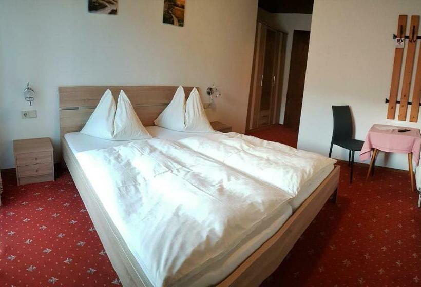 Номер Стандарт с Балконом, Landgasthof Hotel Zehenthof
