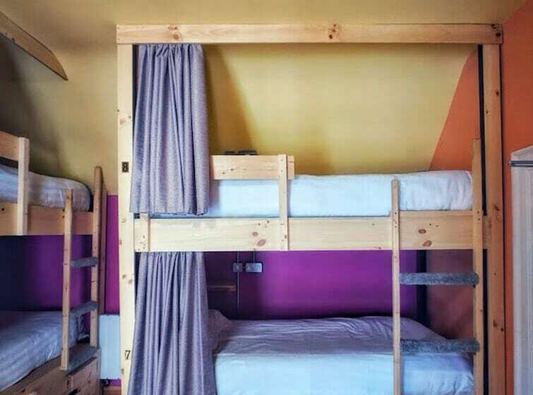Кровать в Общей Комнате, The Black Sheep Hostel