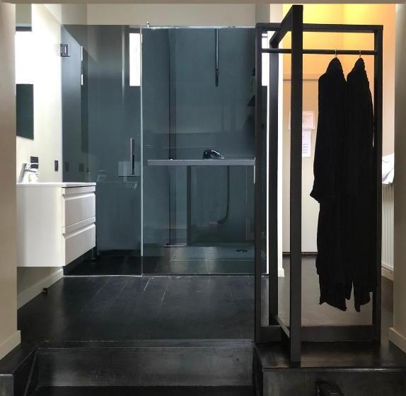 جناح مزود بتراس, Museum Suites