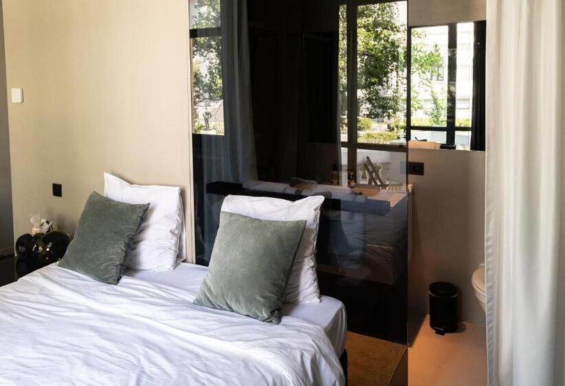 غرفة قياسية مزوَّدة بشُرفة, Museum Suites