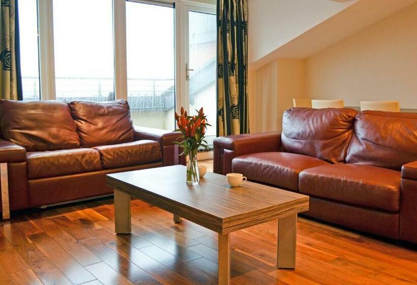 Апартаменты 2 Спальни, Carrick Plaza Suites And Apartments