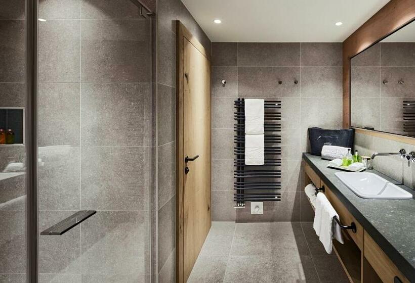 سوییت جونیور, Auenhof