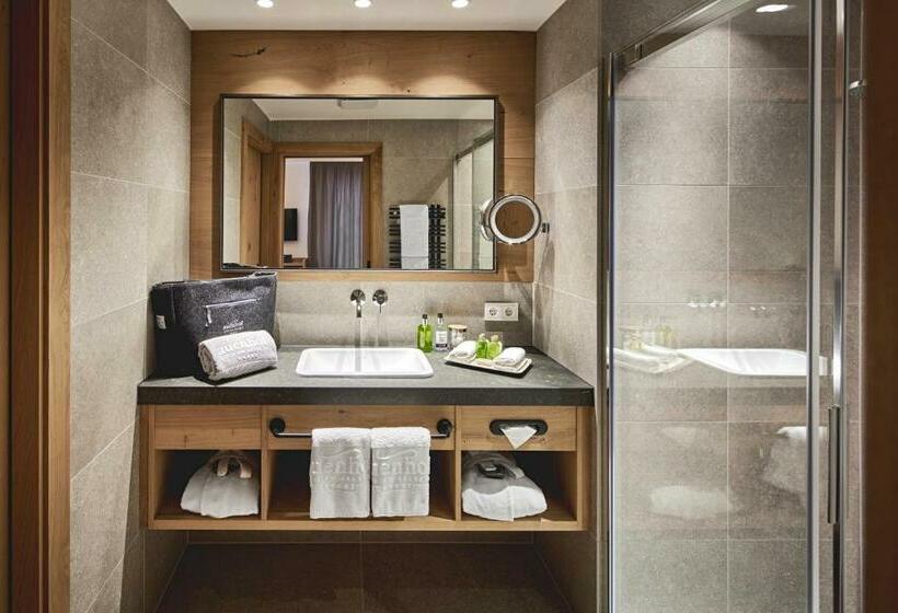 سوییت جونیور, Auenhof