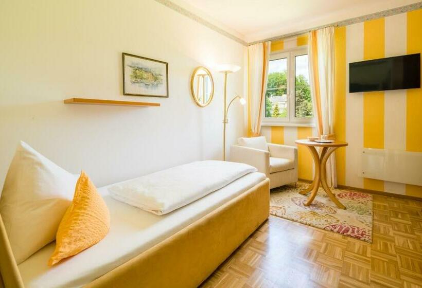 اتاق یک تخته با چشمانداز باغ, Villa Konstanze