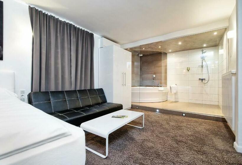 اتاق استاندارد با وان آب گرم, 24 Checkin Velden   Moderne Zimmer Im Zentrum