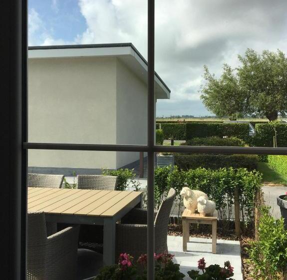 اتاق راحتی سه تخته, Charmehotel Kruishof