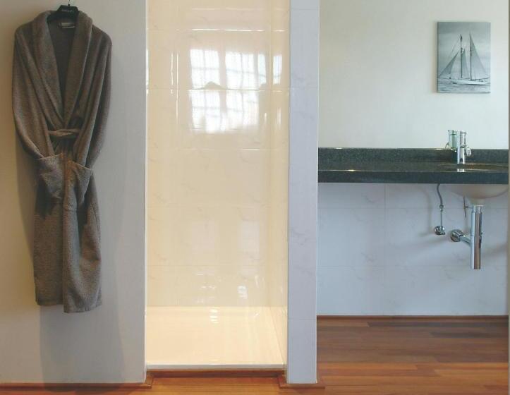 סוויטה דלוקס, Grand Hotel Belle Vue