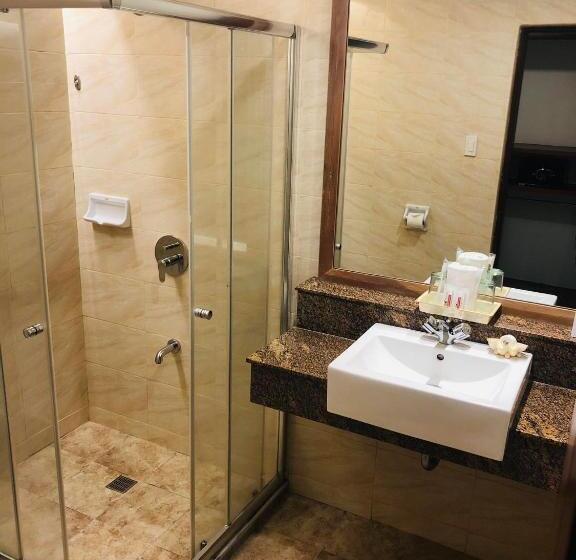 Quarto Familiar, Mo2 Lagoon Coron
