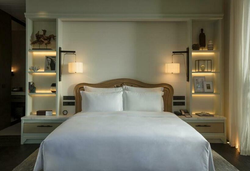 스탠다드 룸 킹사이즈 침대, Rosewood Phuket