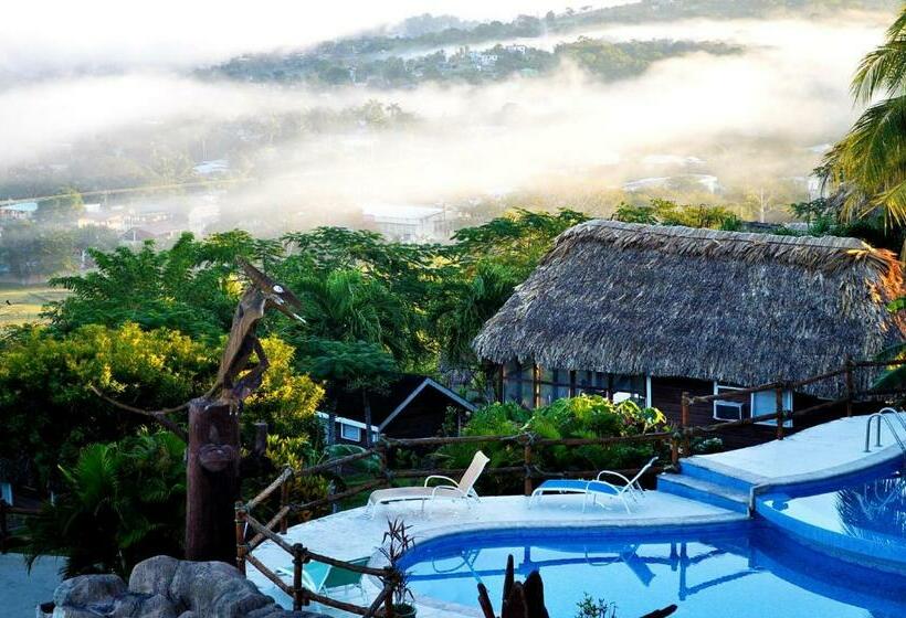 بانگلوی استاندارد, Cahal Pech Village Resort