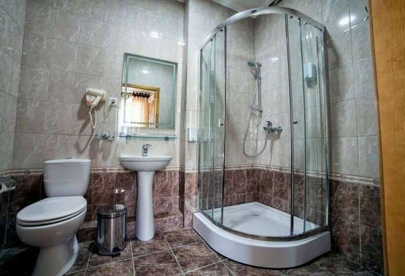 اتاق استاندارد سه نفره, Ethno Boutique Hotel Osh