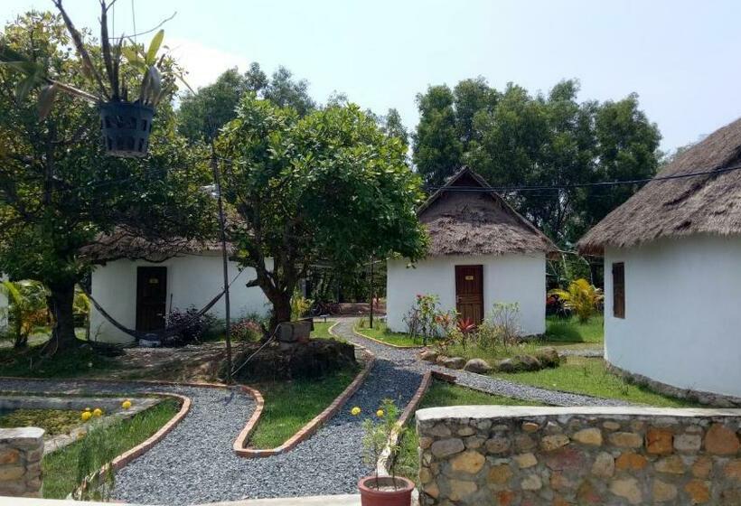اتاق لوکس چهار تخته, Bohemiaz Resort And Spa Kampot