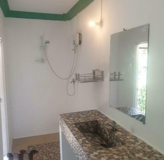 اتاق لوکس با چشم‌انداز استخر, Bohemiaz Resort And Spa Kampot