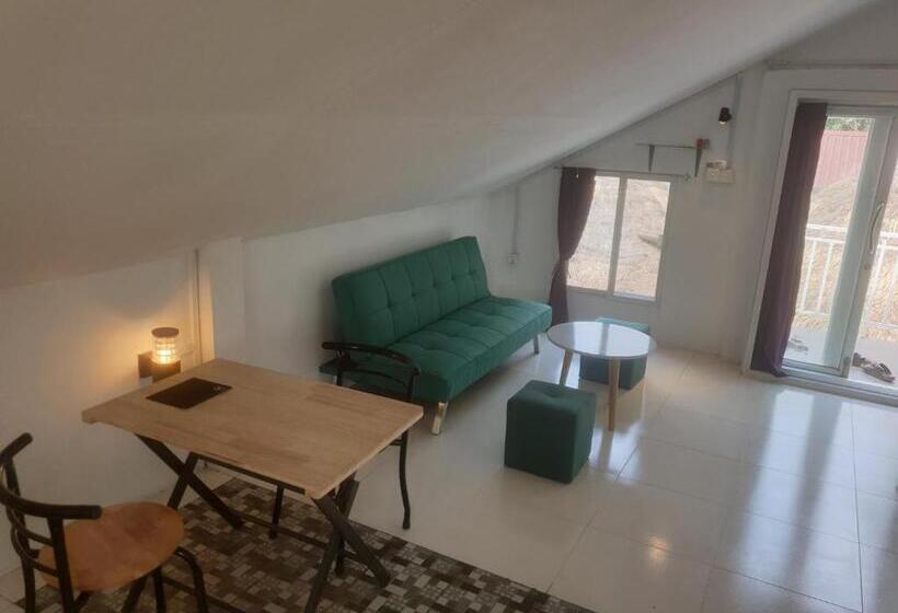 اتاق لوکس با بالکن, Bohemiaz Resort And Spa Kampot